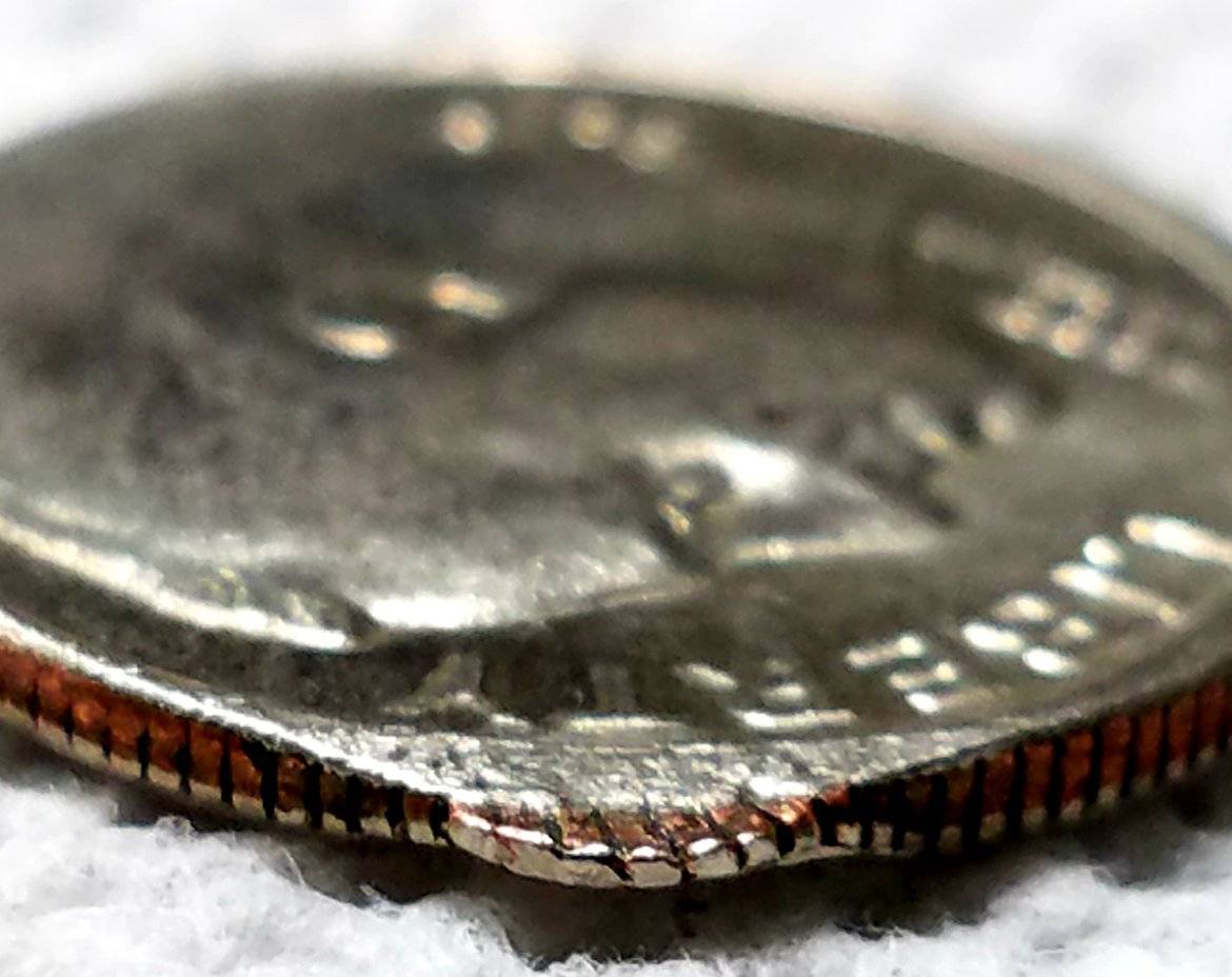 1990-P-Roosevelt-Dime-Indent-On-Obverse-And-Reverse?